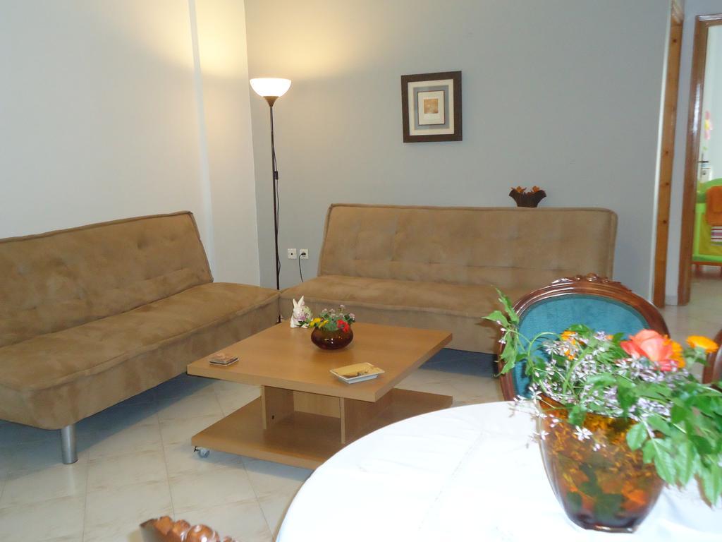 Christina Apartments Drepano  ภายนอก รูปภาพ